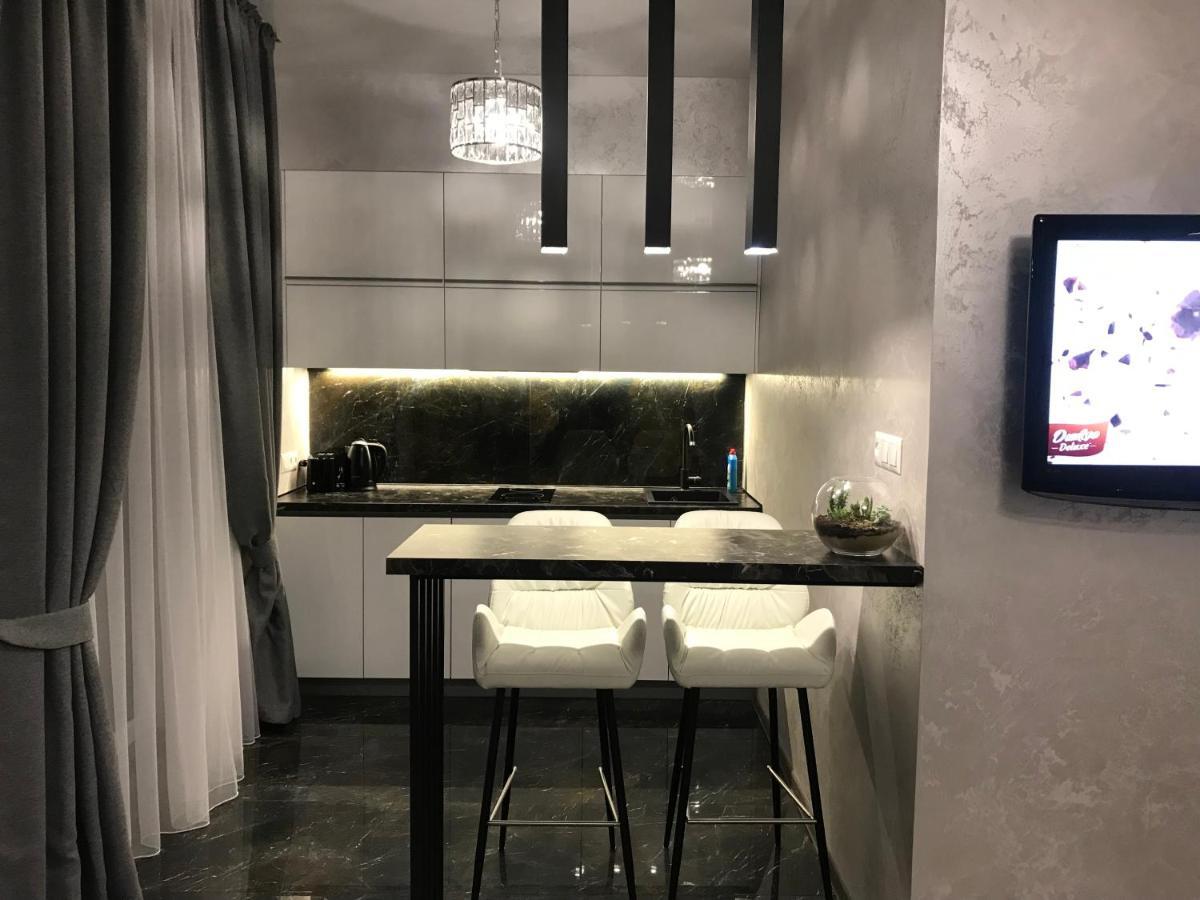 New Luxury Apartment In The Center On Konstitution Square 哈尔科夫 外观 照片